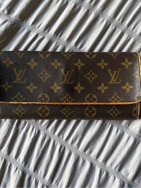 Louis Vuitton Twin Pochette